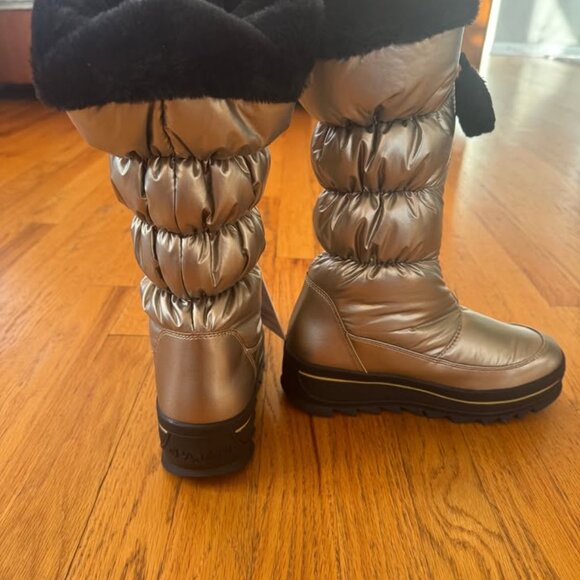 Pajar Zip Up Gold Boots - Picture 5 of 6